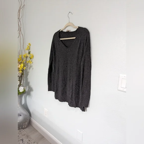LOFT Size large black long sleeved shirt - Picture 5 of 10